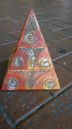 red pyramid box.01